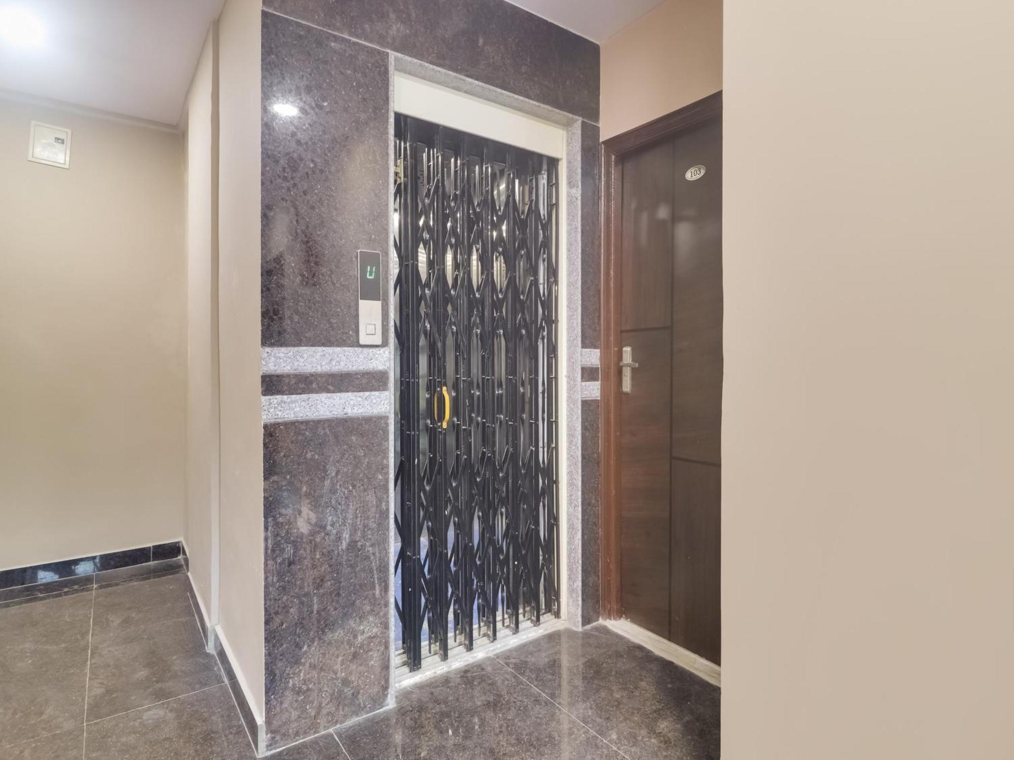 Hotel O Red Stone Hotels Hyderabad Luaran gambar