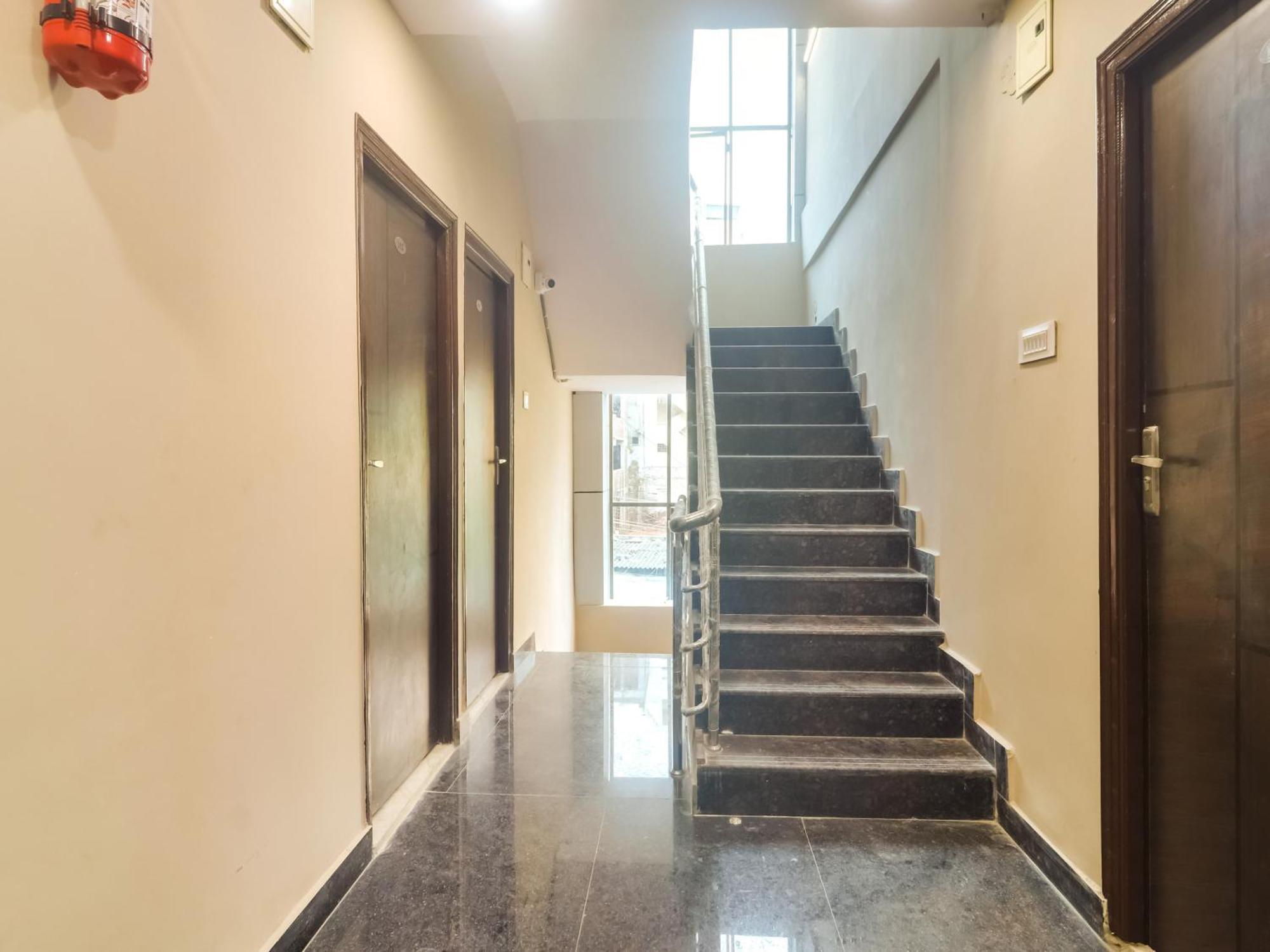 Hotel O Red Stone Hotels Hyderabad Luaran gambar